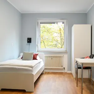 Otel 1, 2, Sleep Messe