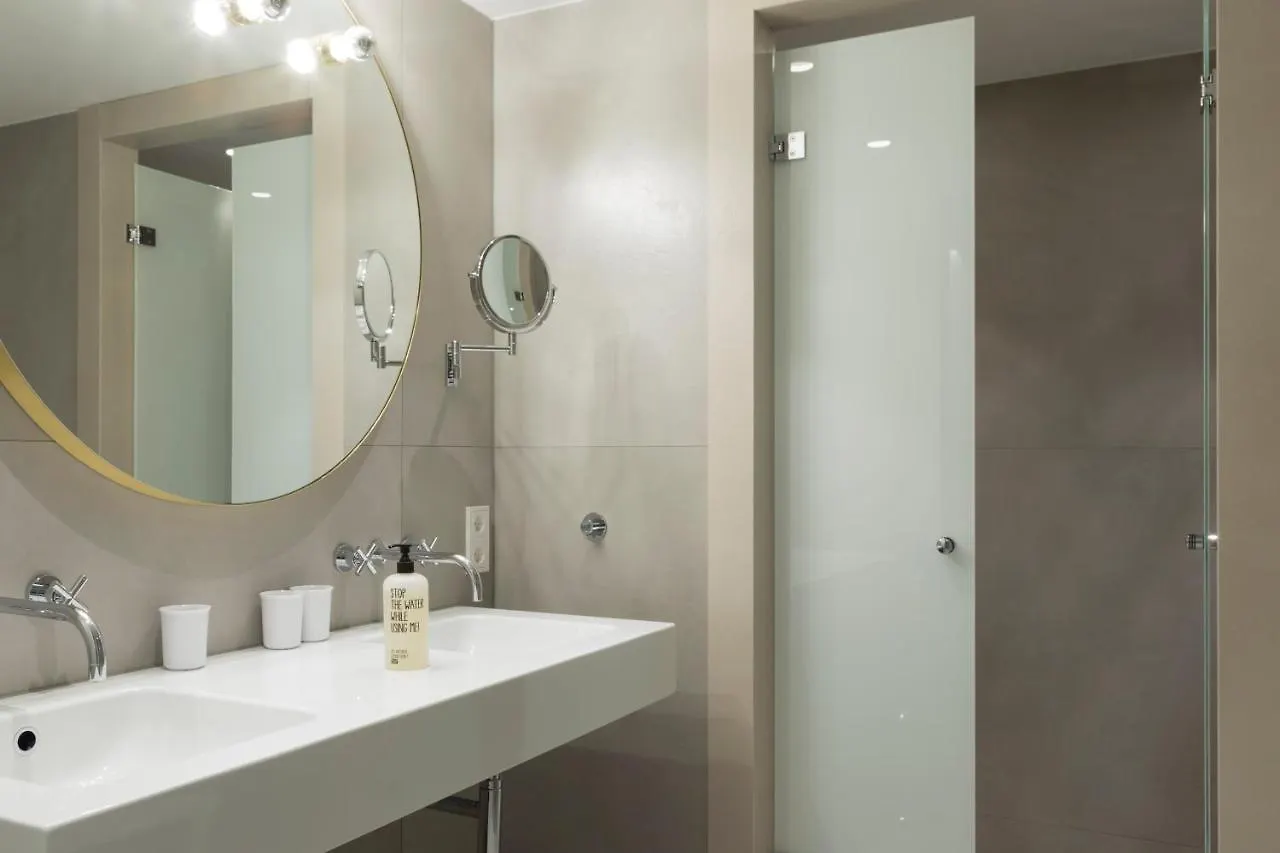 Jugend- Und Familienhotel Augustin Munich Hotel